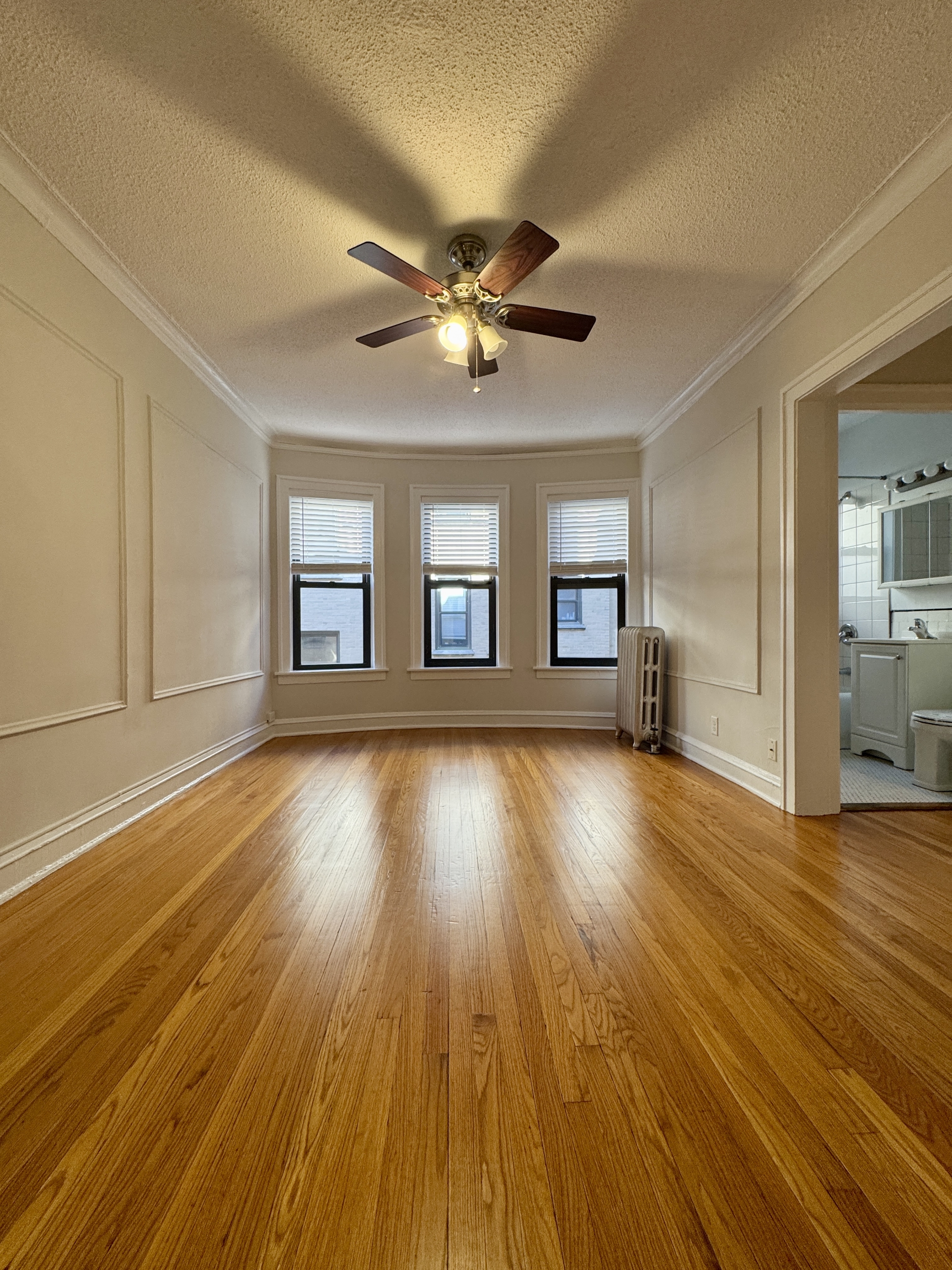 6039 N. Kenmore #41