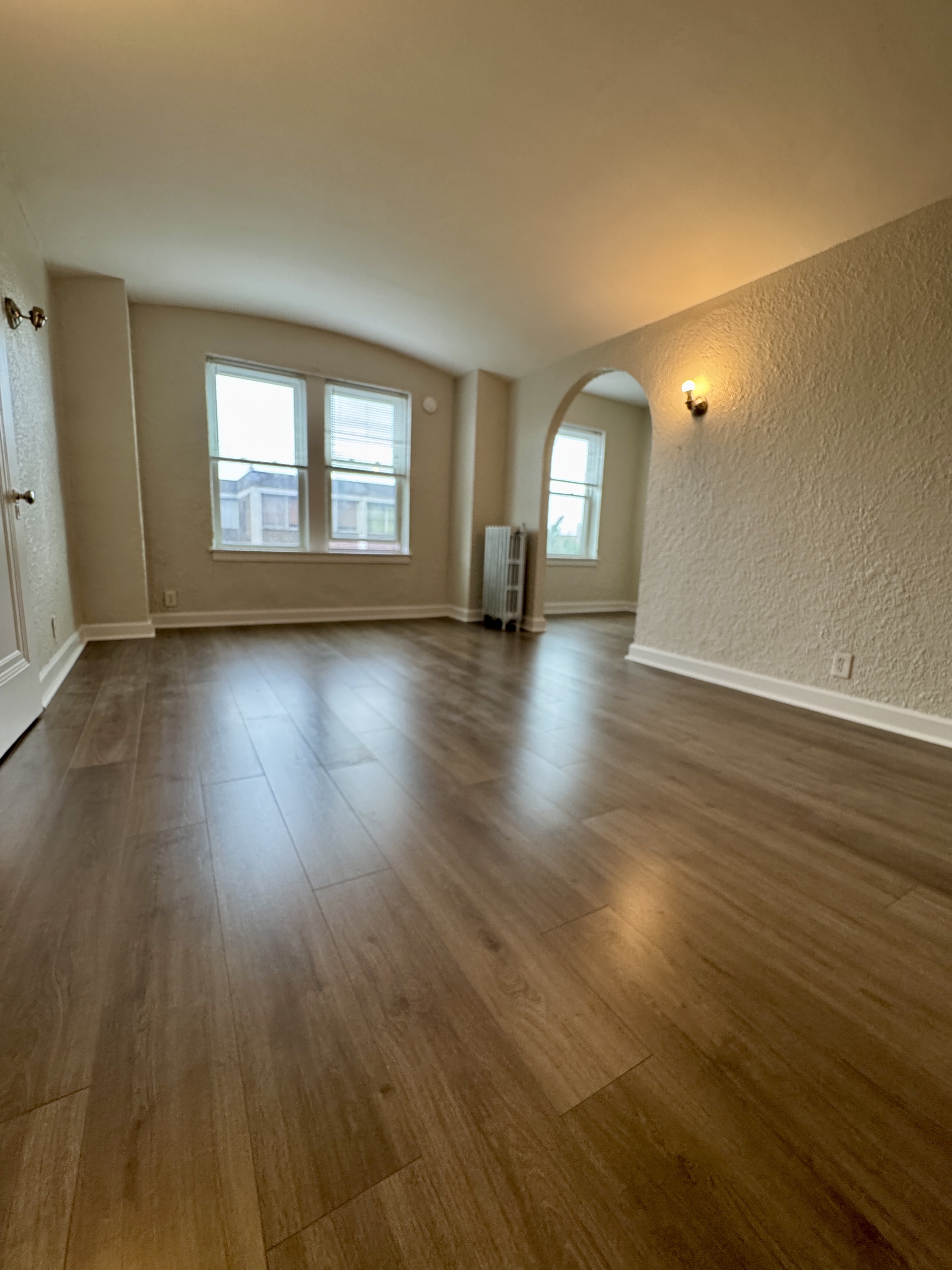 1061 W. Rosemont