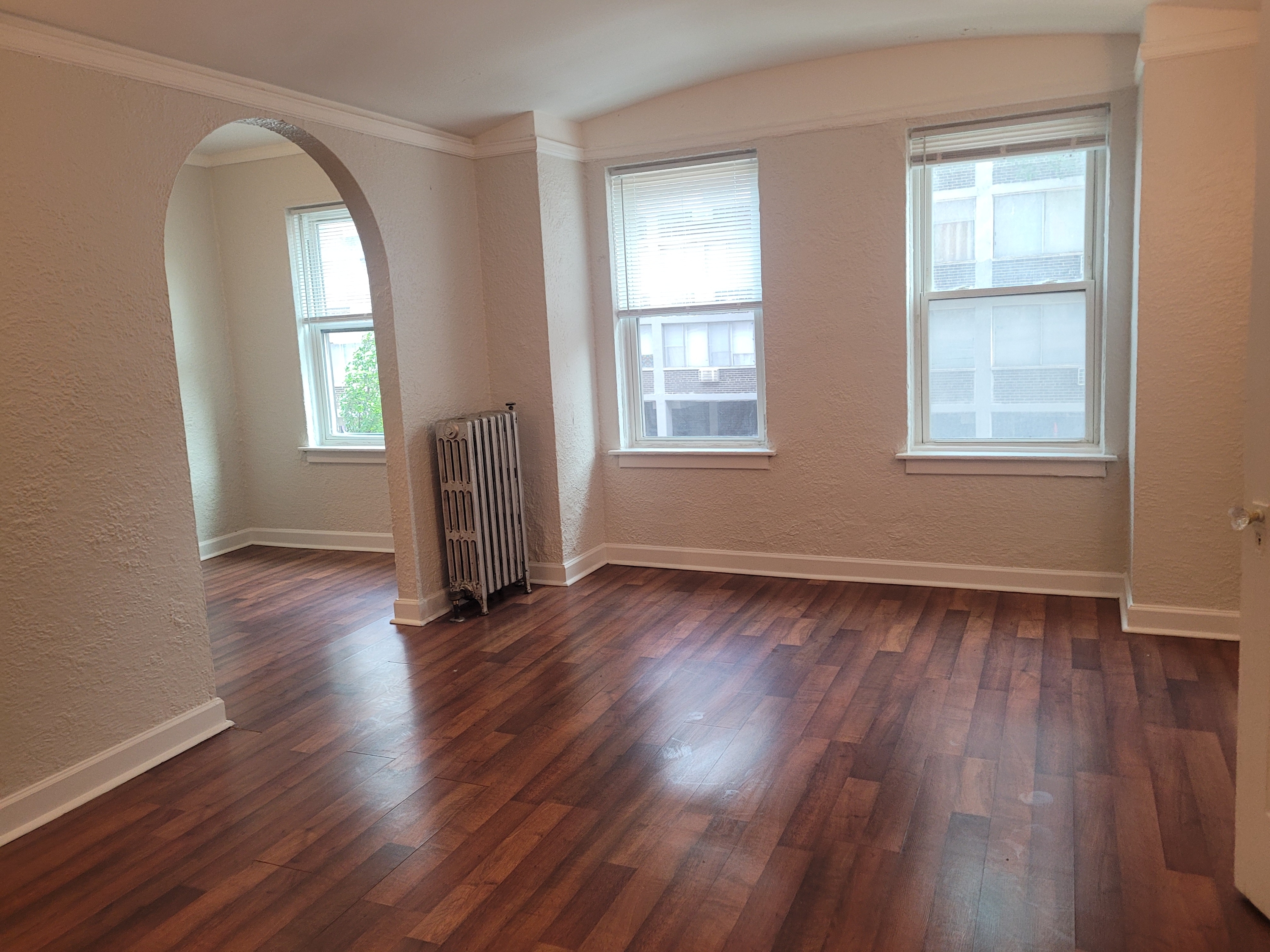1061 W. Rosemont