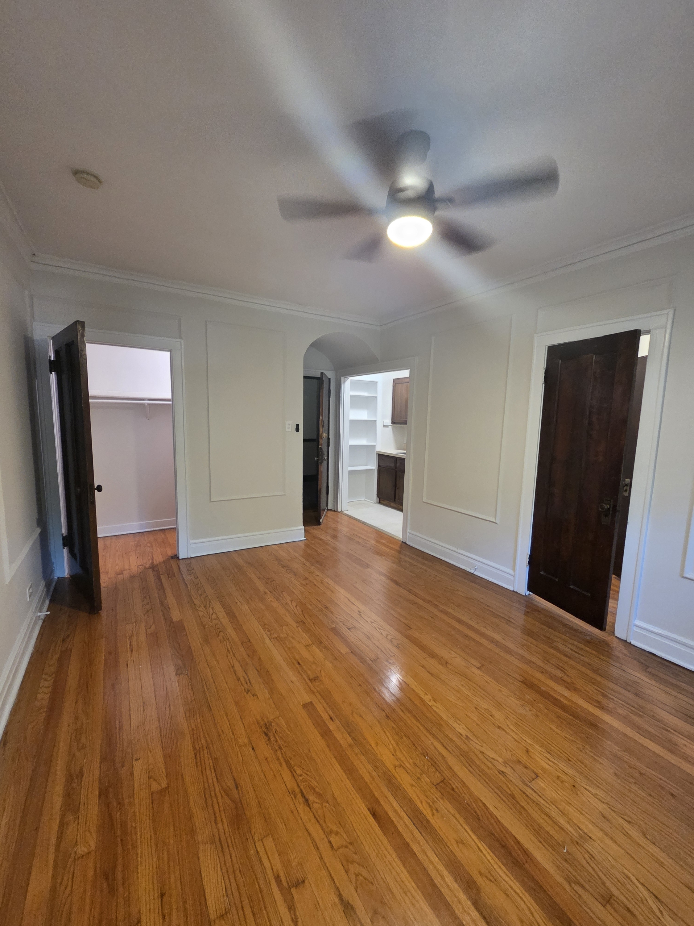 5728 S. Blackstone #105
