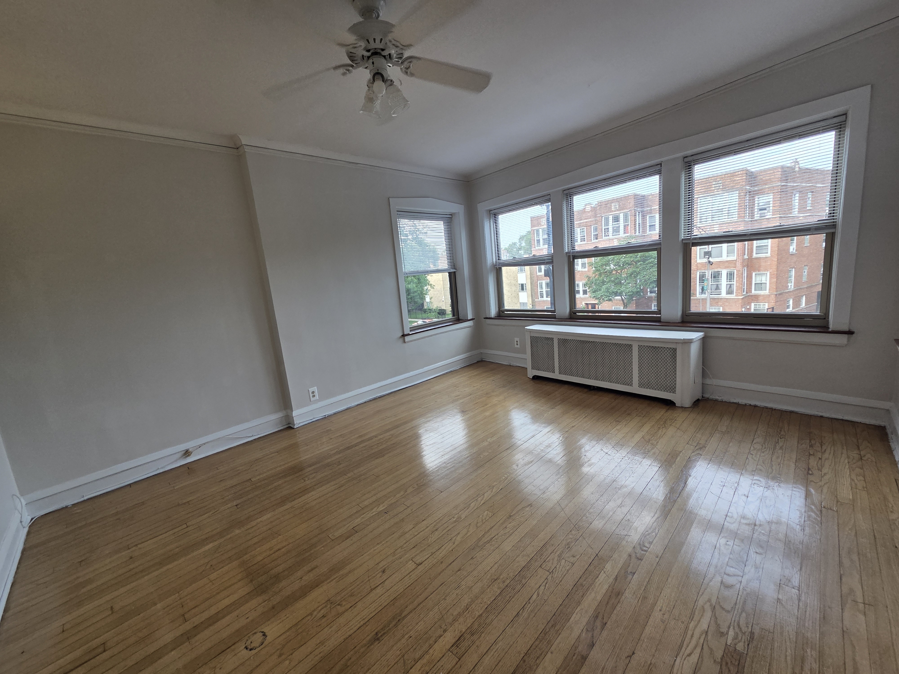 7665 N. Sheridan #2B
