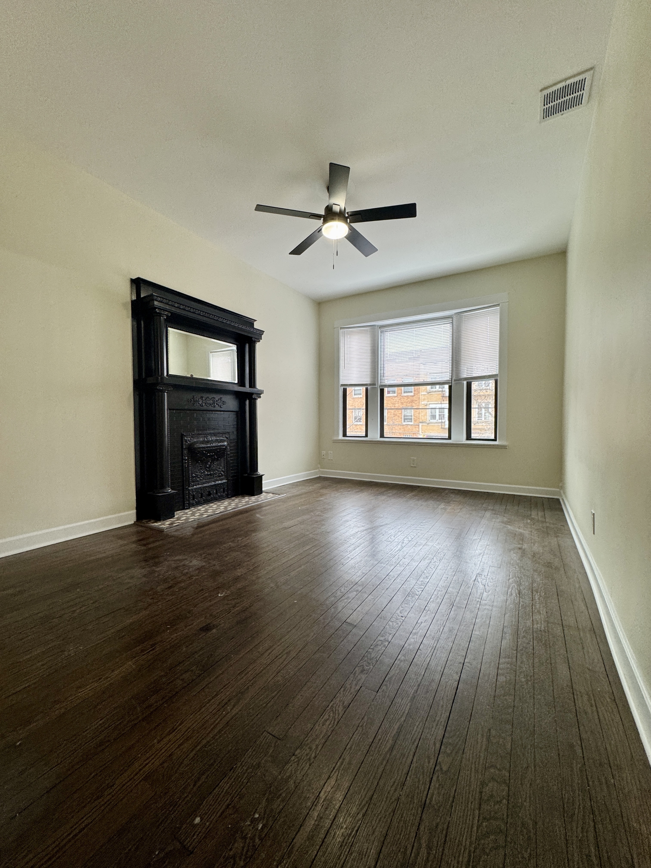 5941 N. Broadway #2N