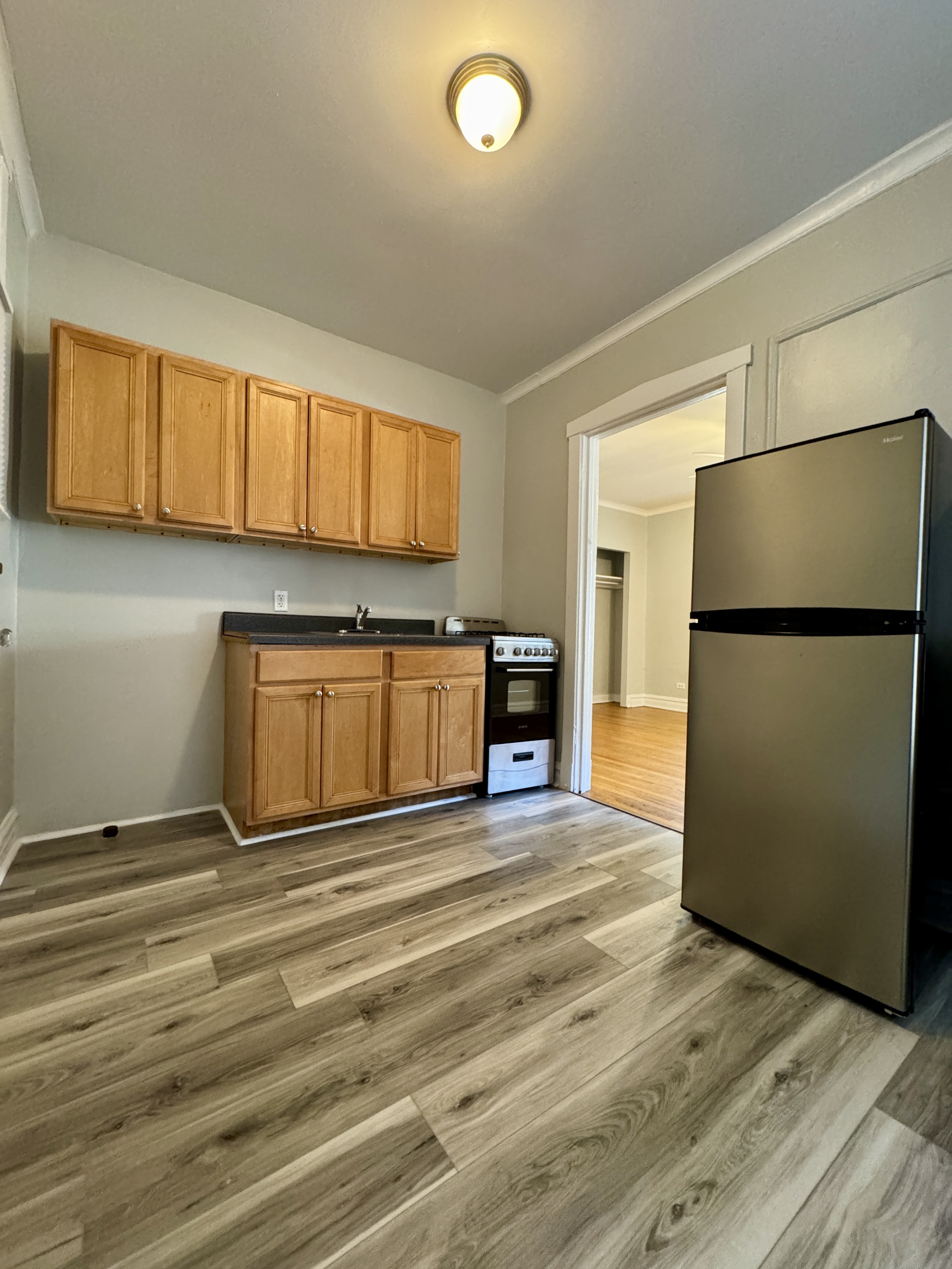 3349 W. Ainslie #1D