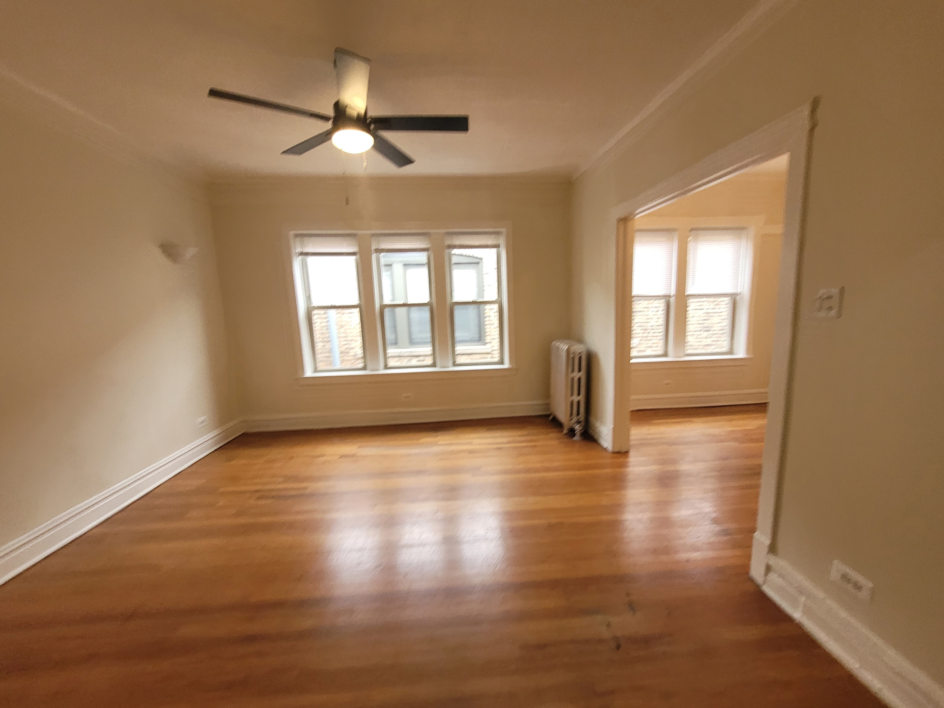 5549 1/2 N. Magnolia #3E