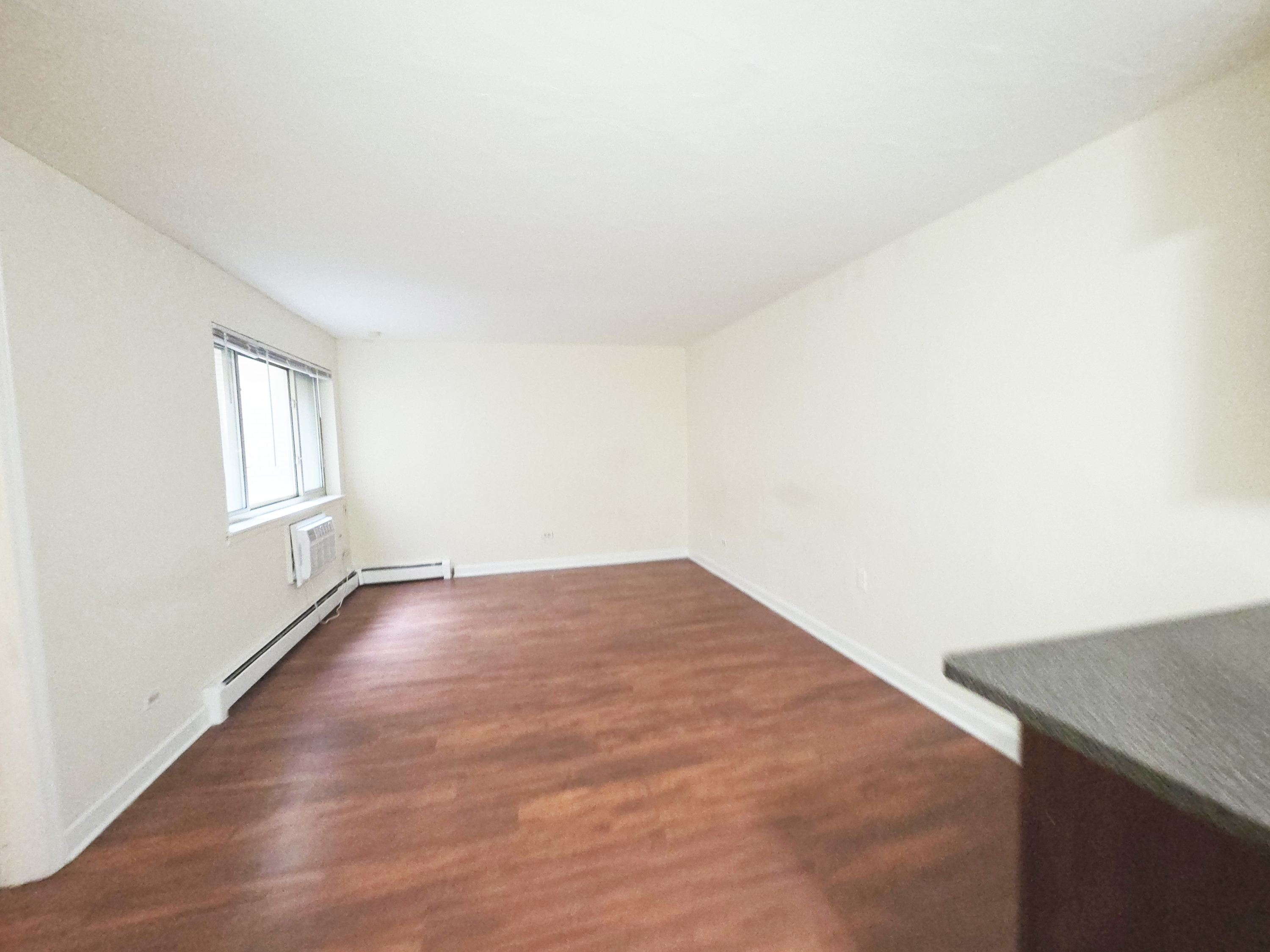 1055 W. Catalpa