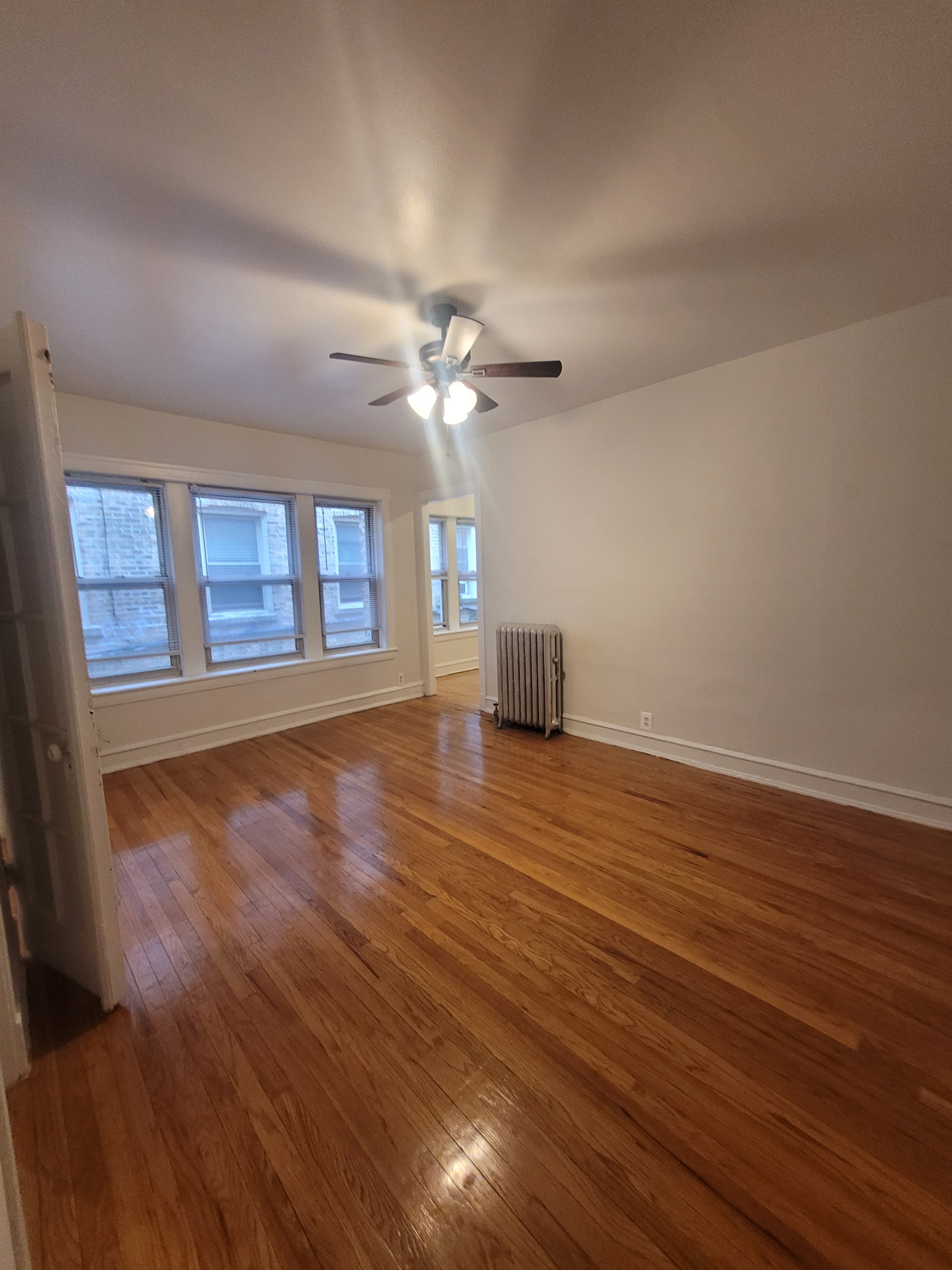 1363 W. Greenleaf #3D