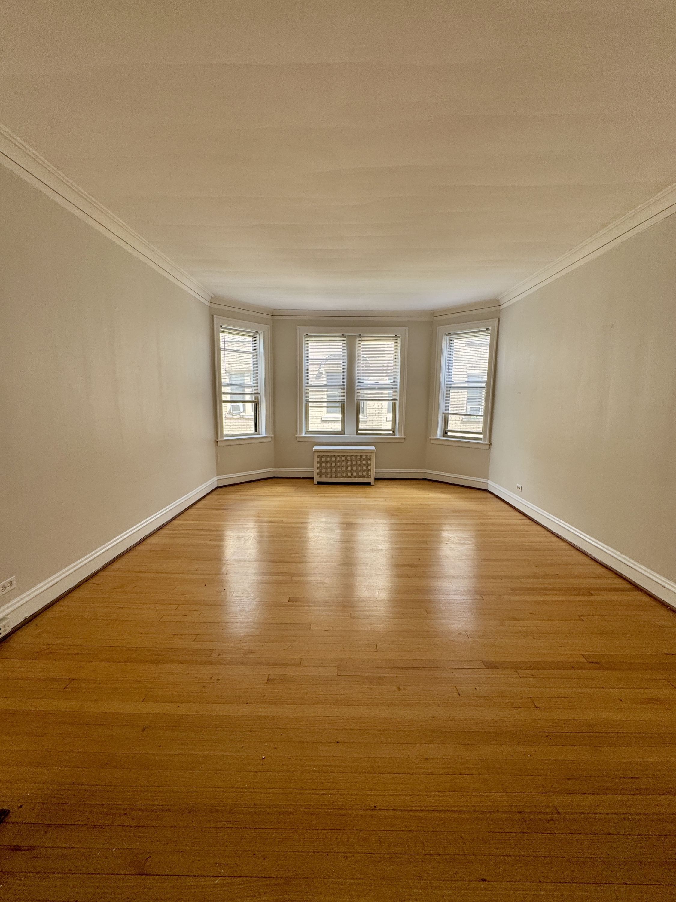 7443 N. Claremont #2B