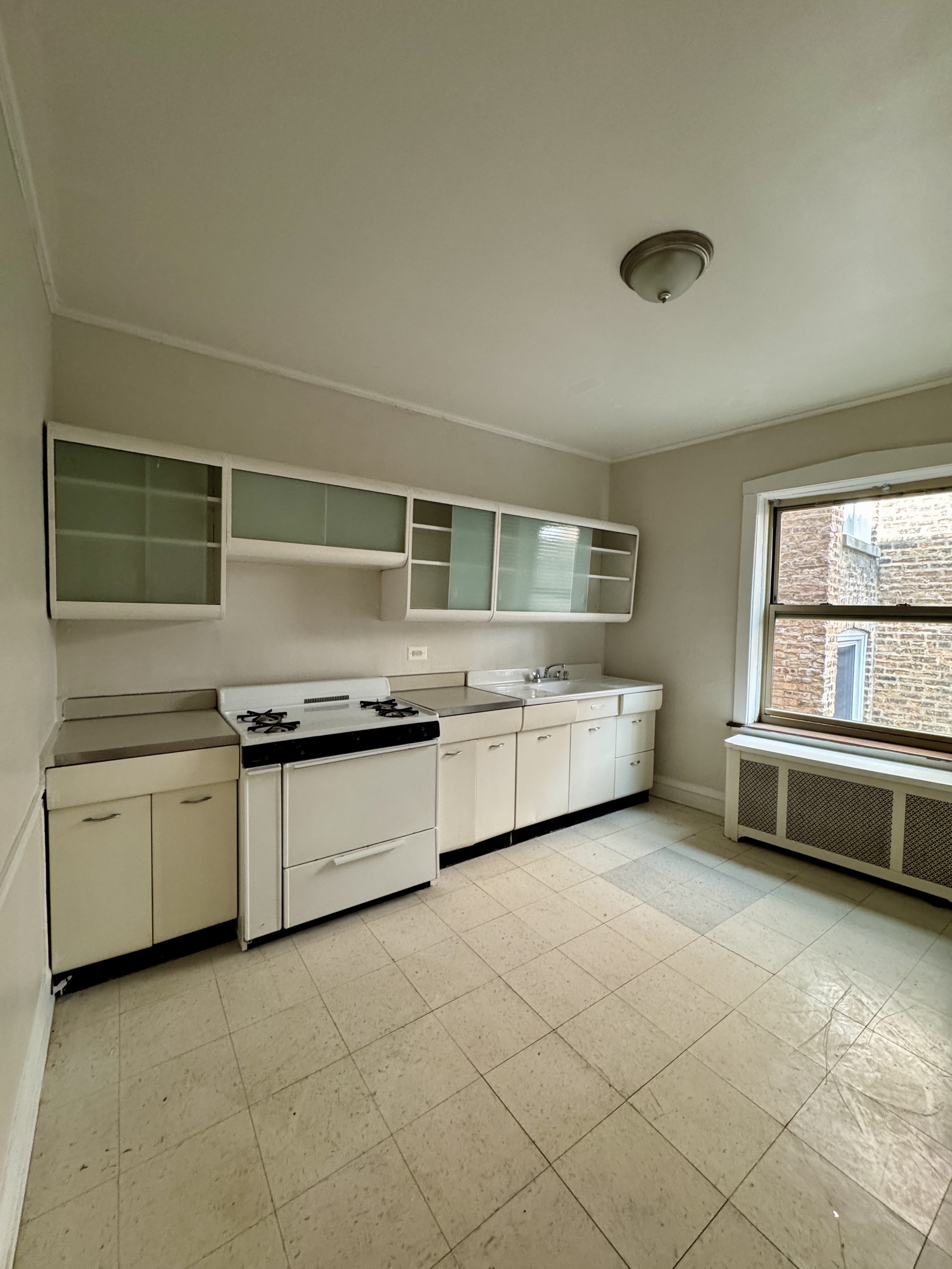 7713 N. Sheridan #2V