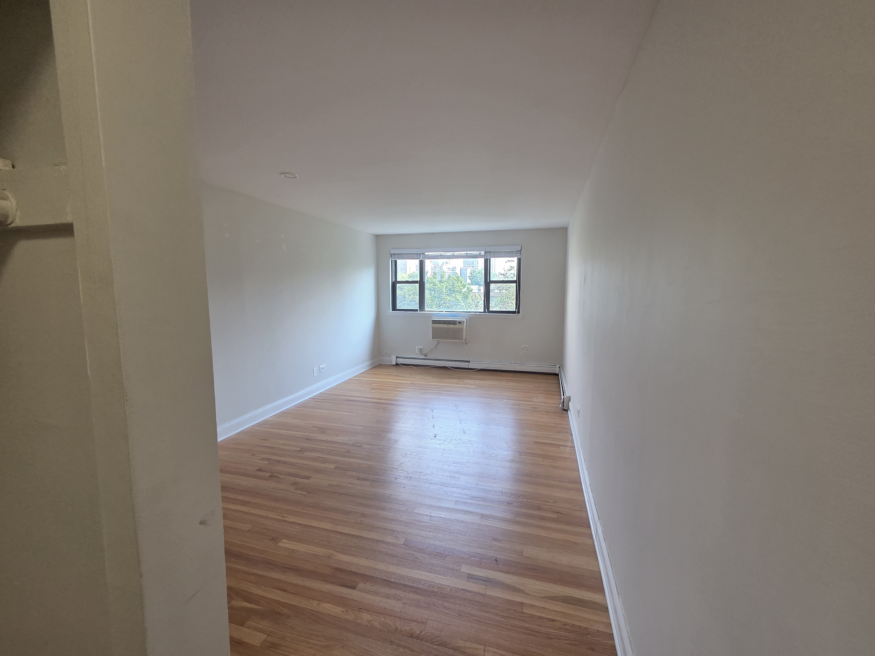 606 W. Cornelia #582