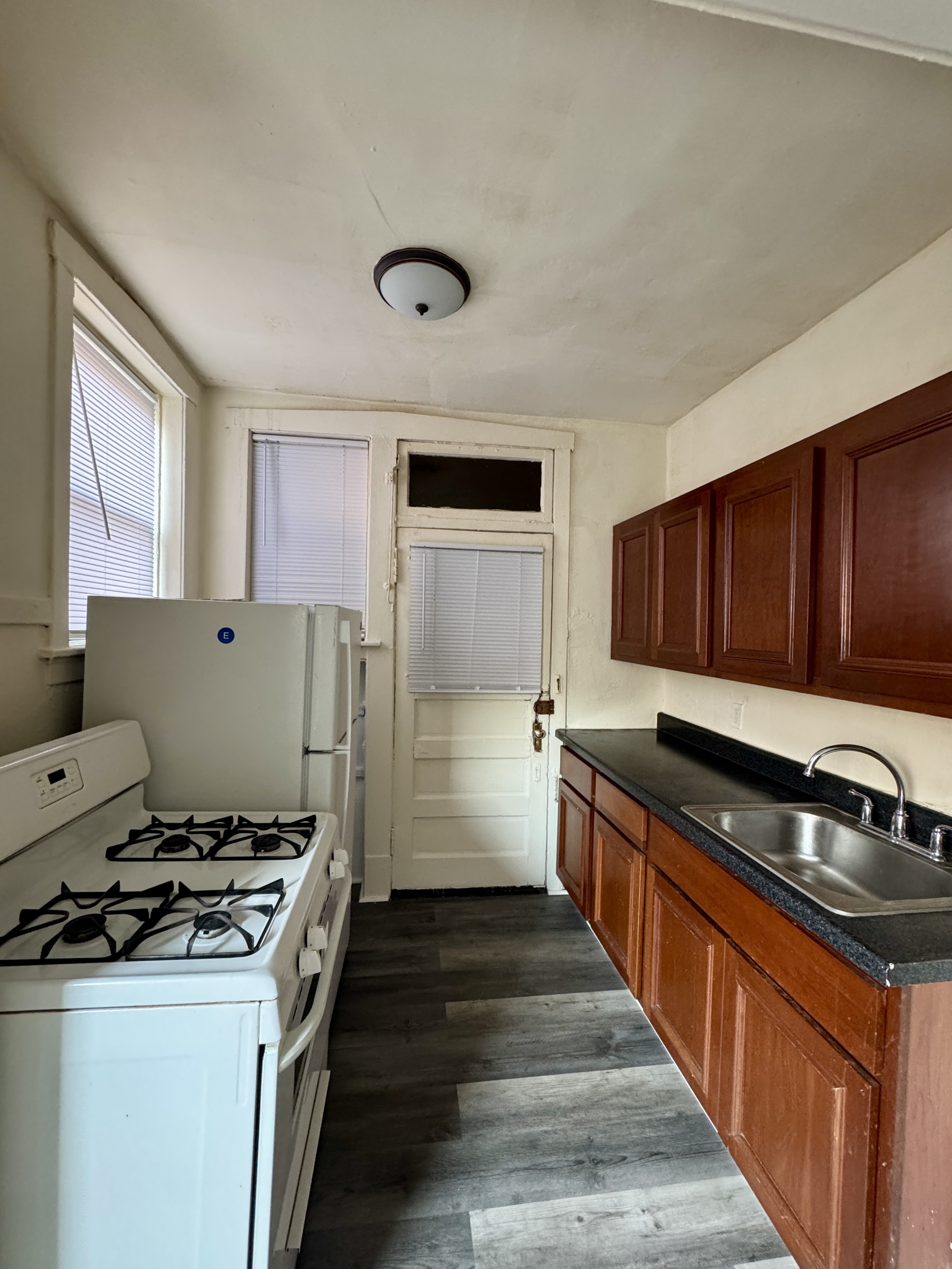 5056 1/2 N. Kenmore #4