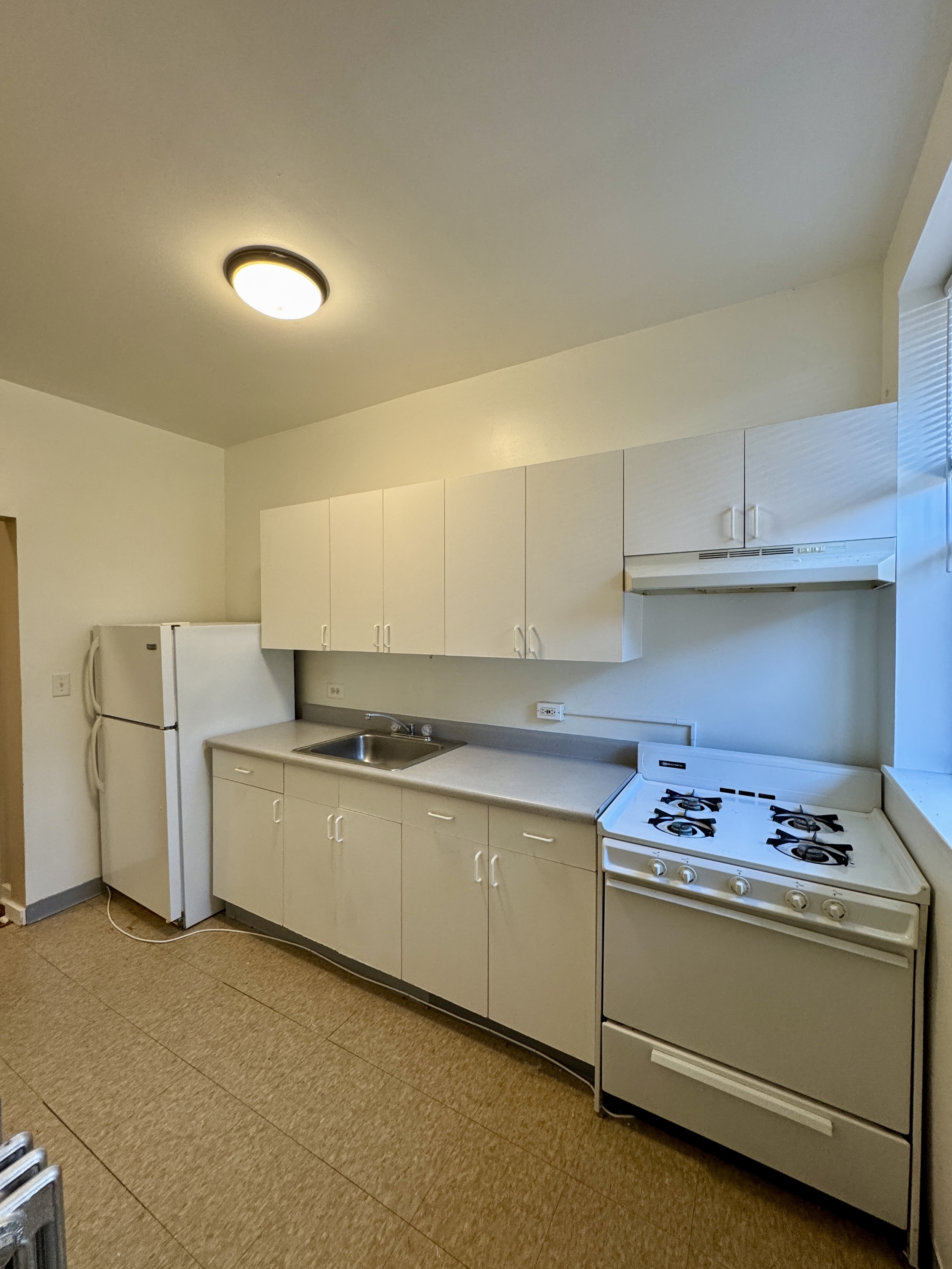 1220 W. Gunnison #3W