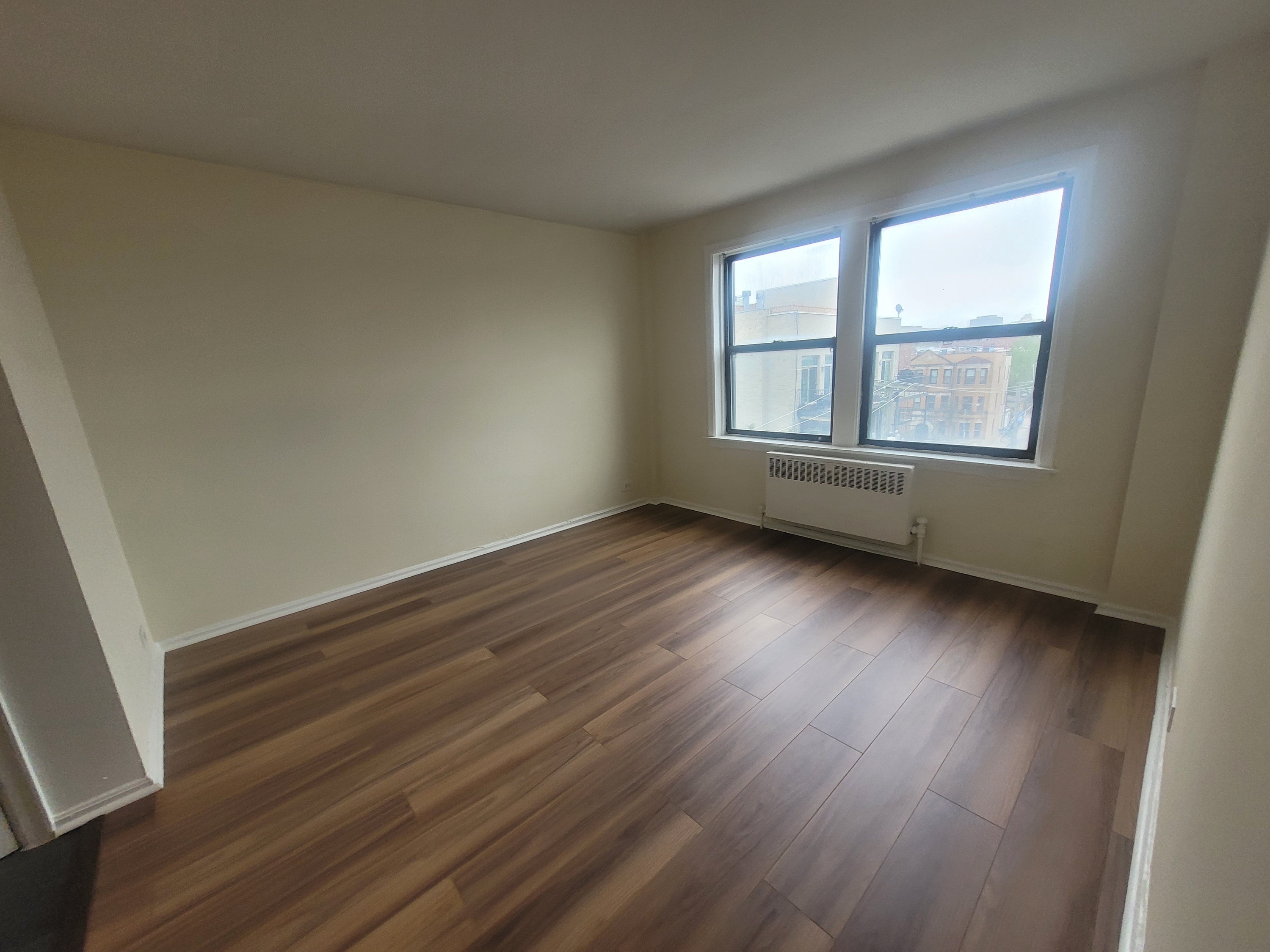 4717 N. Winthrop #406