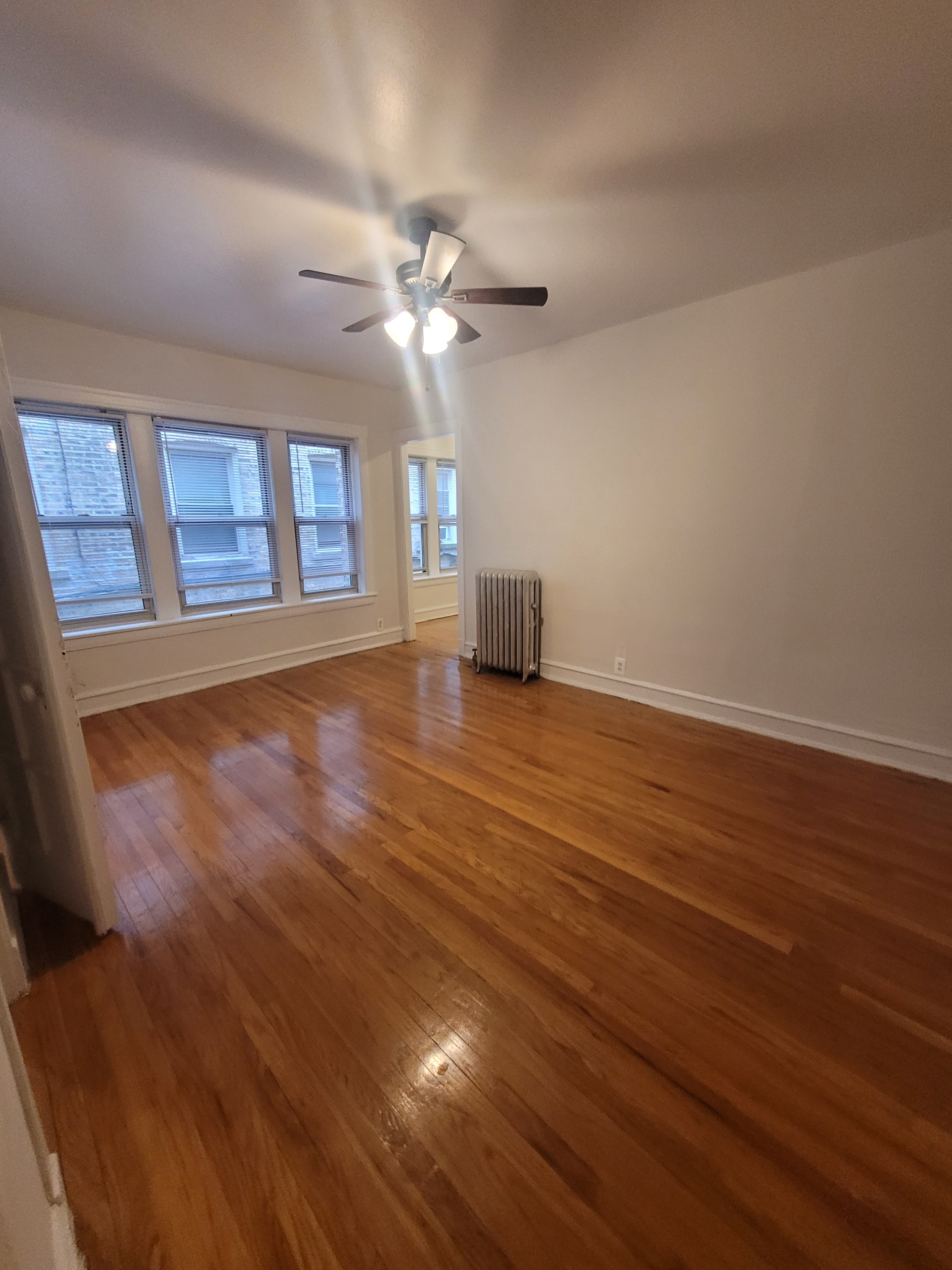 1363 W. Greenleaf #2C